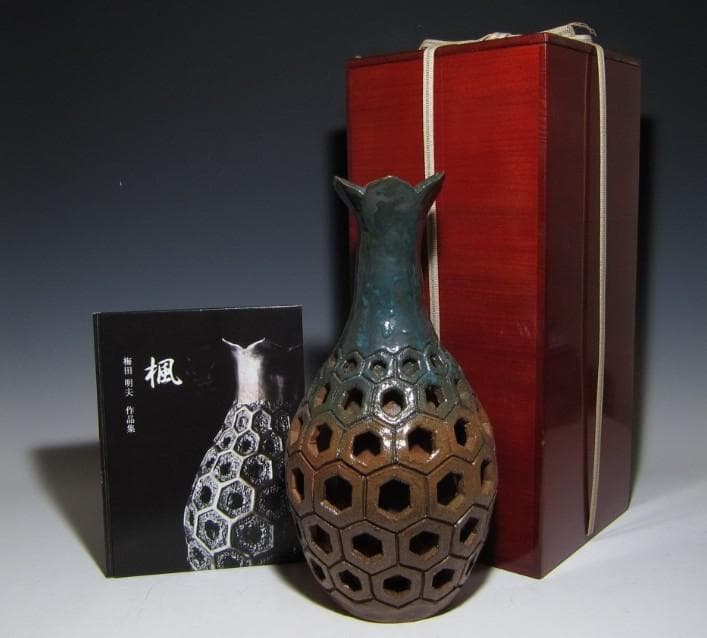 ○梅田明夫 透かし彫り亀甲壷 作品集「楓」付 全高40.5ｃｍ k447