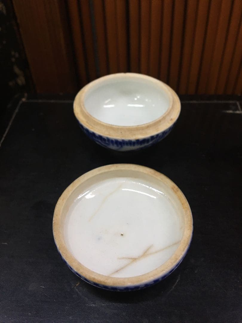 松風亭　草花紋　香合　蓋付き磁器　染付