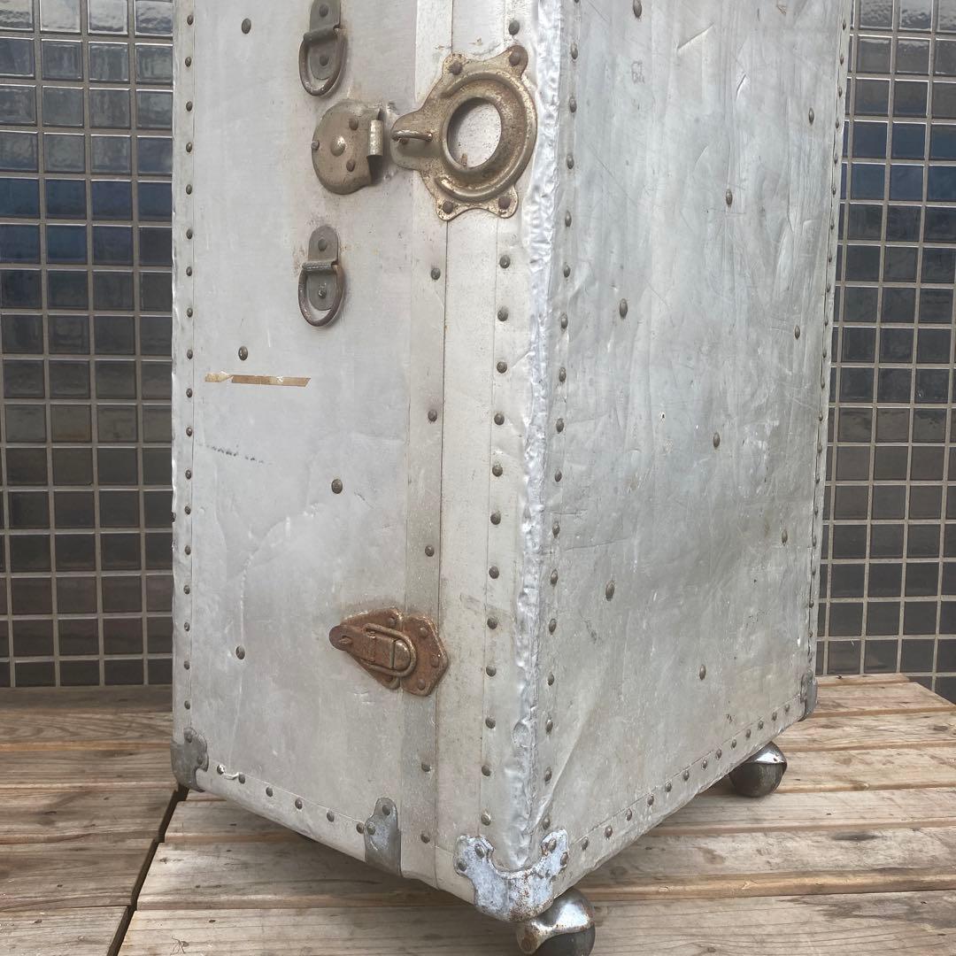 ヴィンテージアルミトランクケース タイヤ付き 店舗什器 インテリア