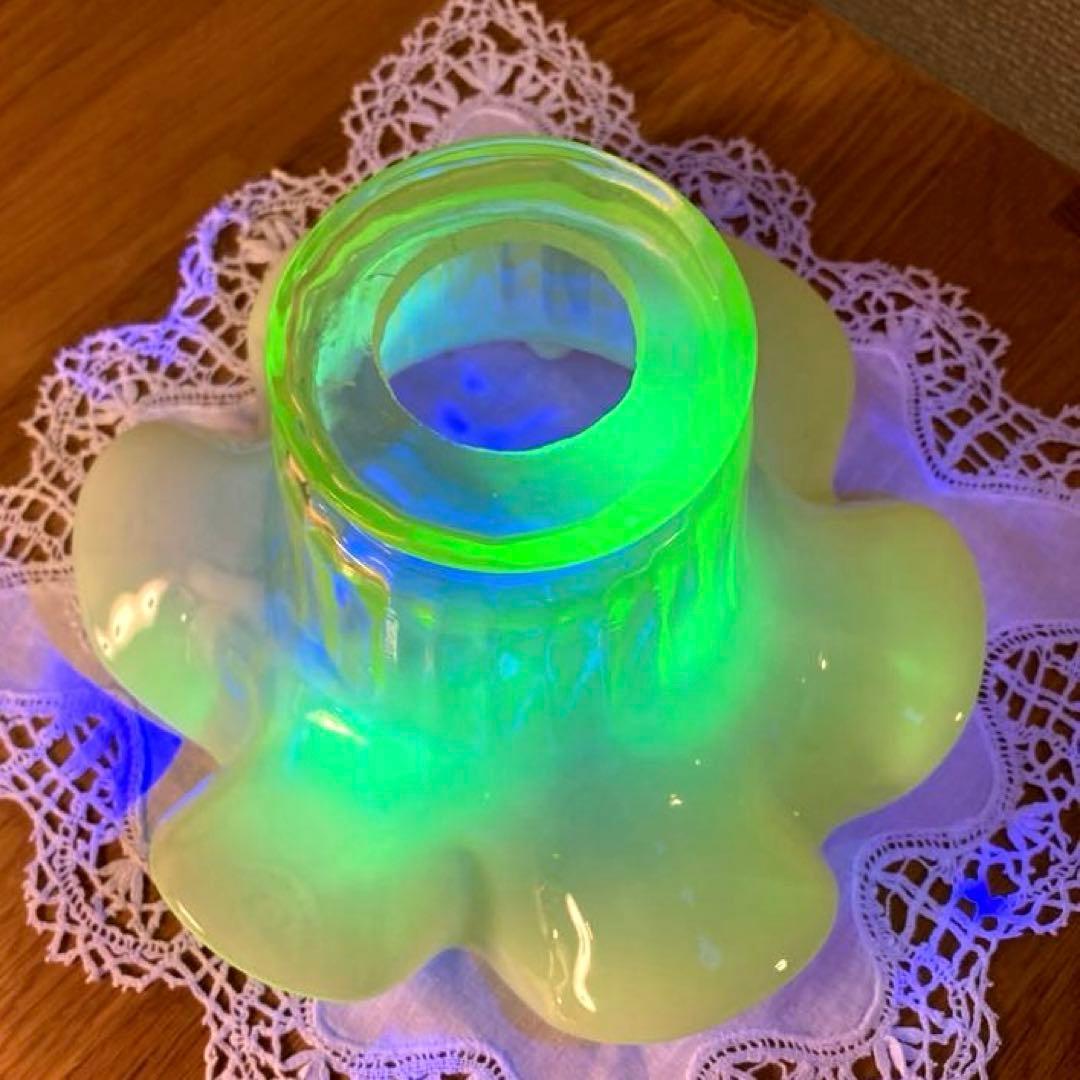 ヴァセリン（ウラン）　イギリス　1920年　ランプシェード　ガラス　アンティーク