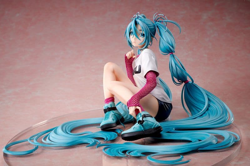 初音ミク×米山舞 The Latest Street Style ’Cute’