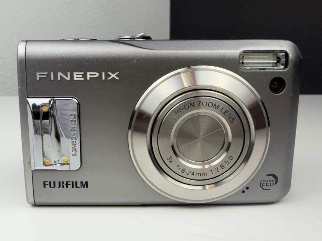 Fujifilm FinePix F31fd シルバー