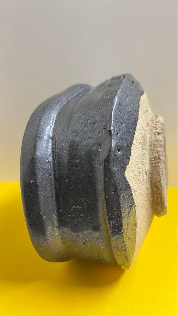 瀬戸黒沓織部茶碗桐箱入 作者不詳　値下げしました。