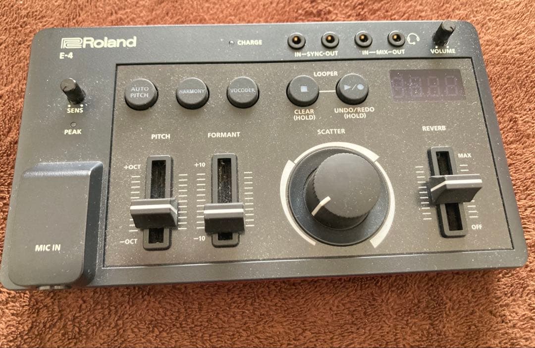 Roland E-4 Voice Tweaker 本体