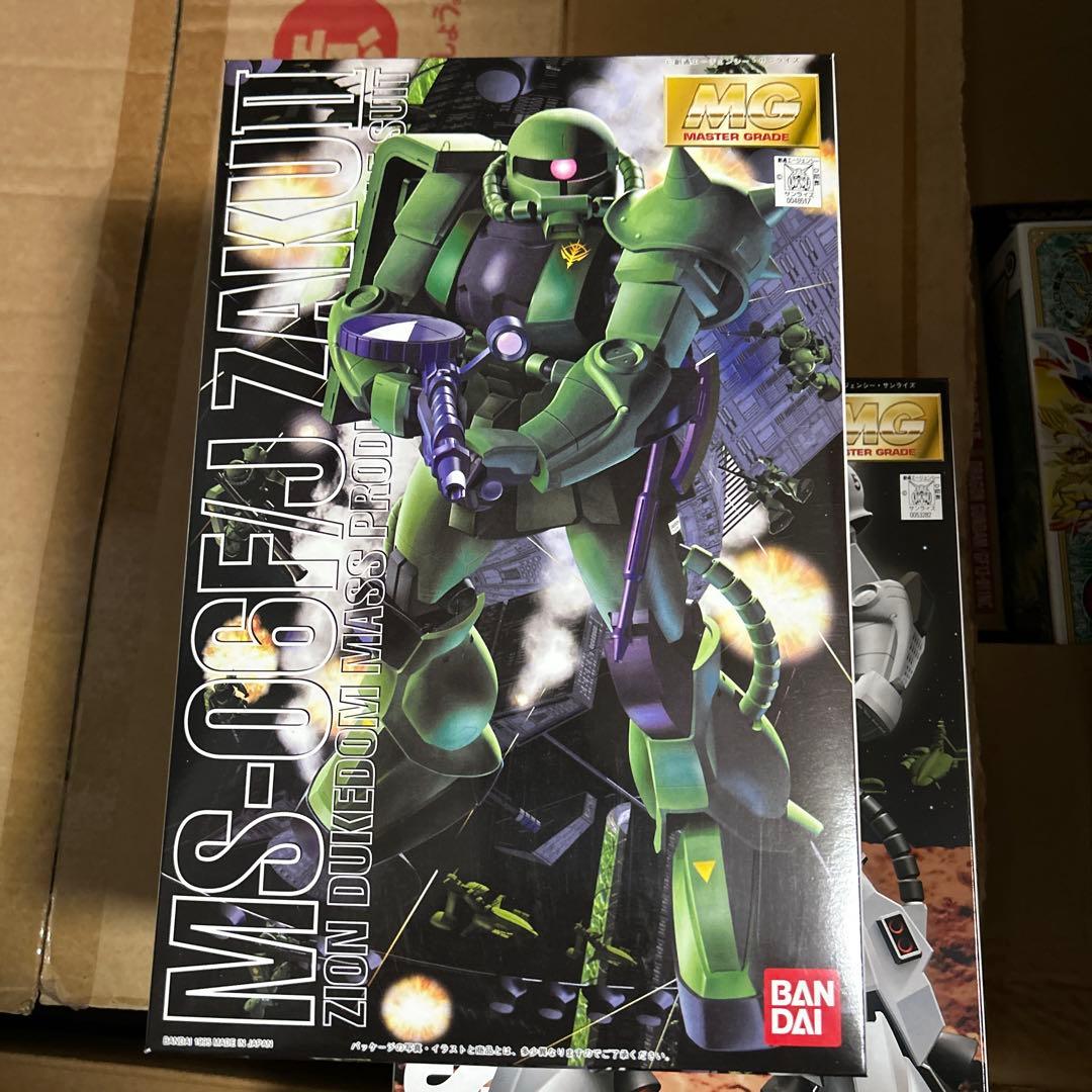 機動戦士ガンダム MG 1/100 ザクⅡ 4体セット