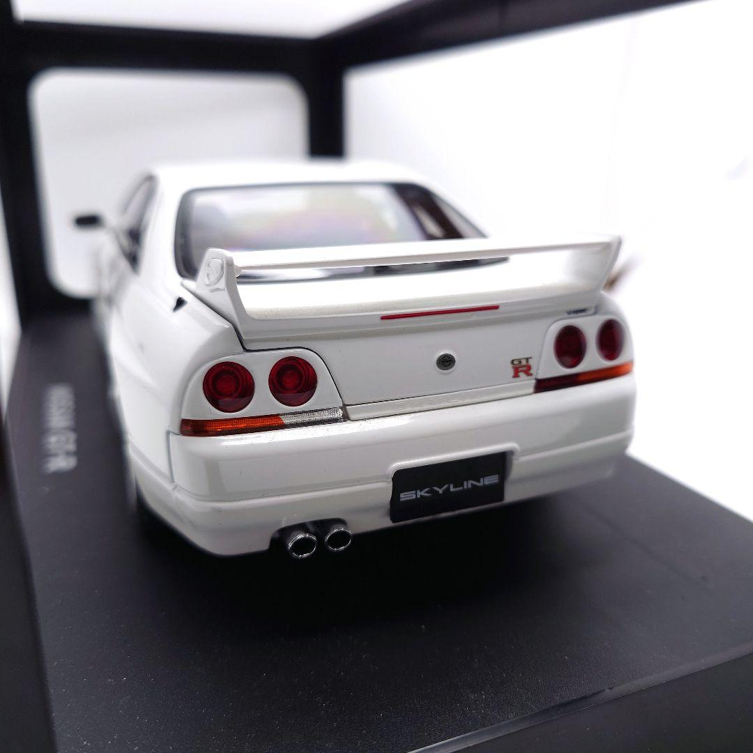 1/18 オートアート 日産 スカイライン GT-R R33 ホワイト