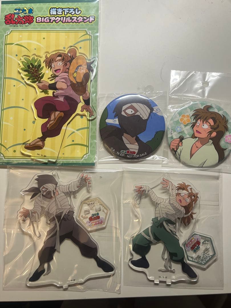 【匿名配送】雑渡昆奈門 善法寺伊作 アクリルスタンド 缶バッジ