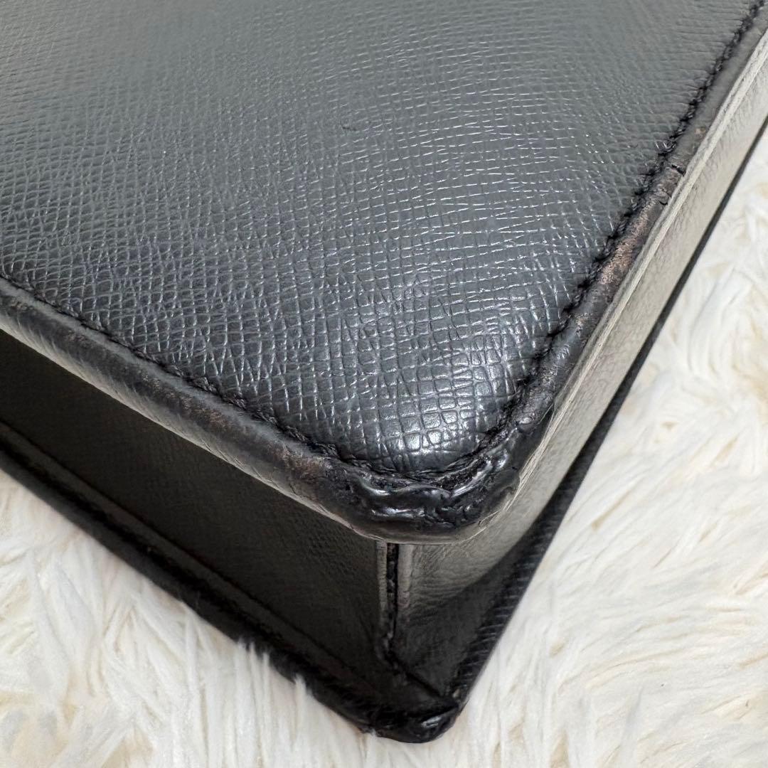 ルイ・ヴィトン タイガ ポルトドキュマンロザン ビジネスバッグ 人気 高級