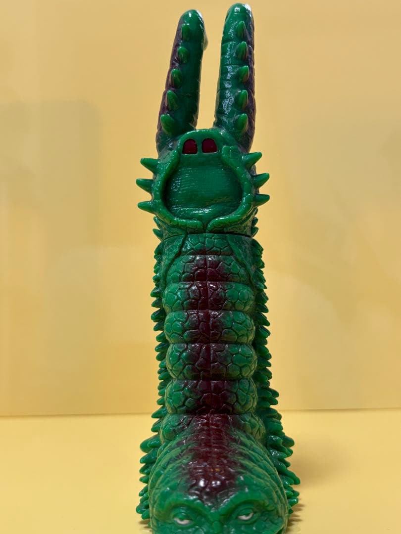 昭和レトロ　３６年前バンダイ日本製帰って来たウルトラマン登場古代怪獣ツインテール