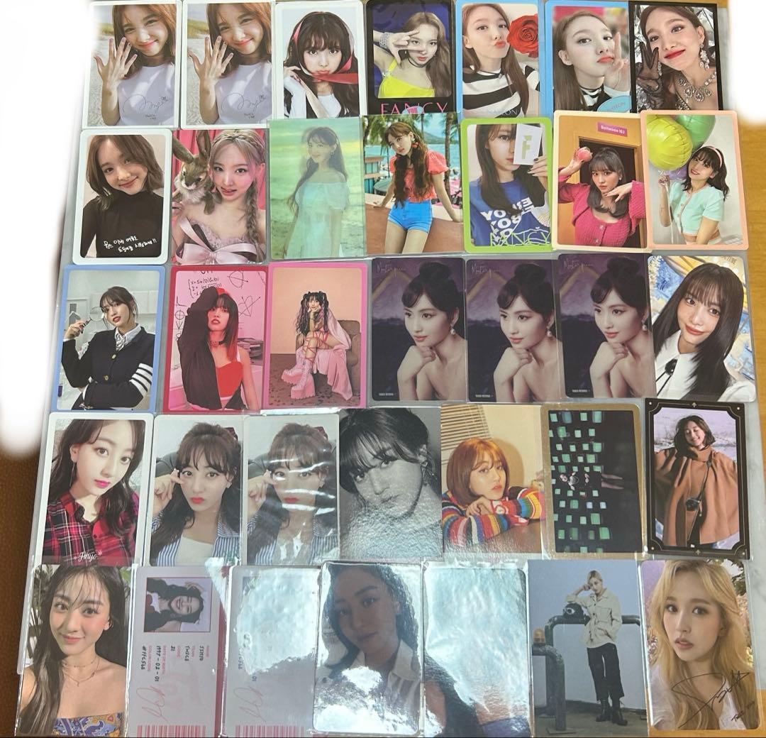 TWICE　まとめ売り　アルバム　アクスタ　ガチャ　缶バッチ　ペンライト　トレカ