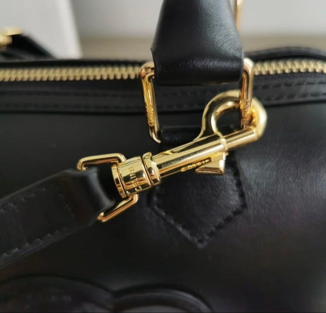 CELINE ブラック　ショルダーバッグ　トリオンフ