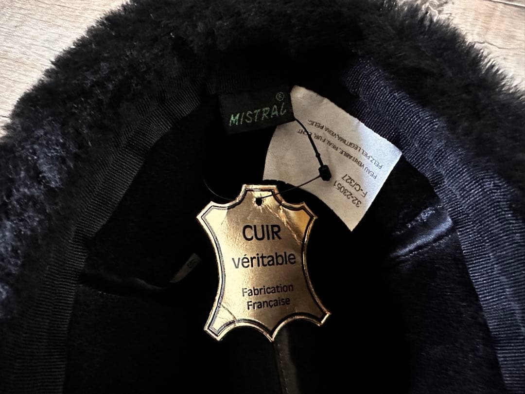 MISTRAL フランス製 リアル ムートン トーク　防寒　羊革　黒　未使用品