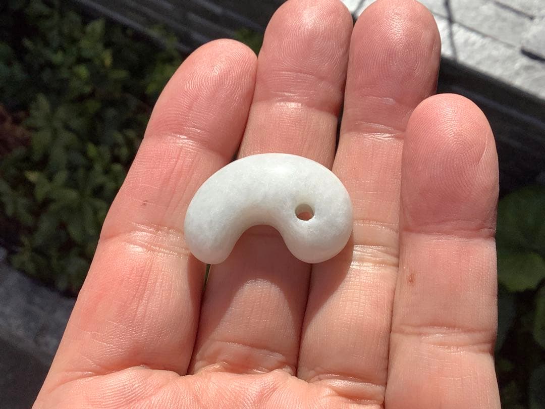 ✳神からのパワー宿る縁起物を‼️糸魚川翡翠ジェダイト　本物の勾玉　機械鑑定鑑別書付