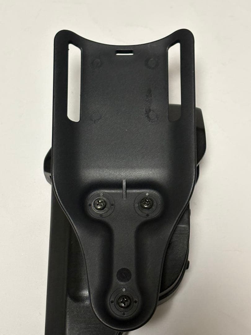 【希少】★原価の半額以下★警察 新型拳銃入れ（一部破損品）