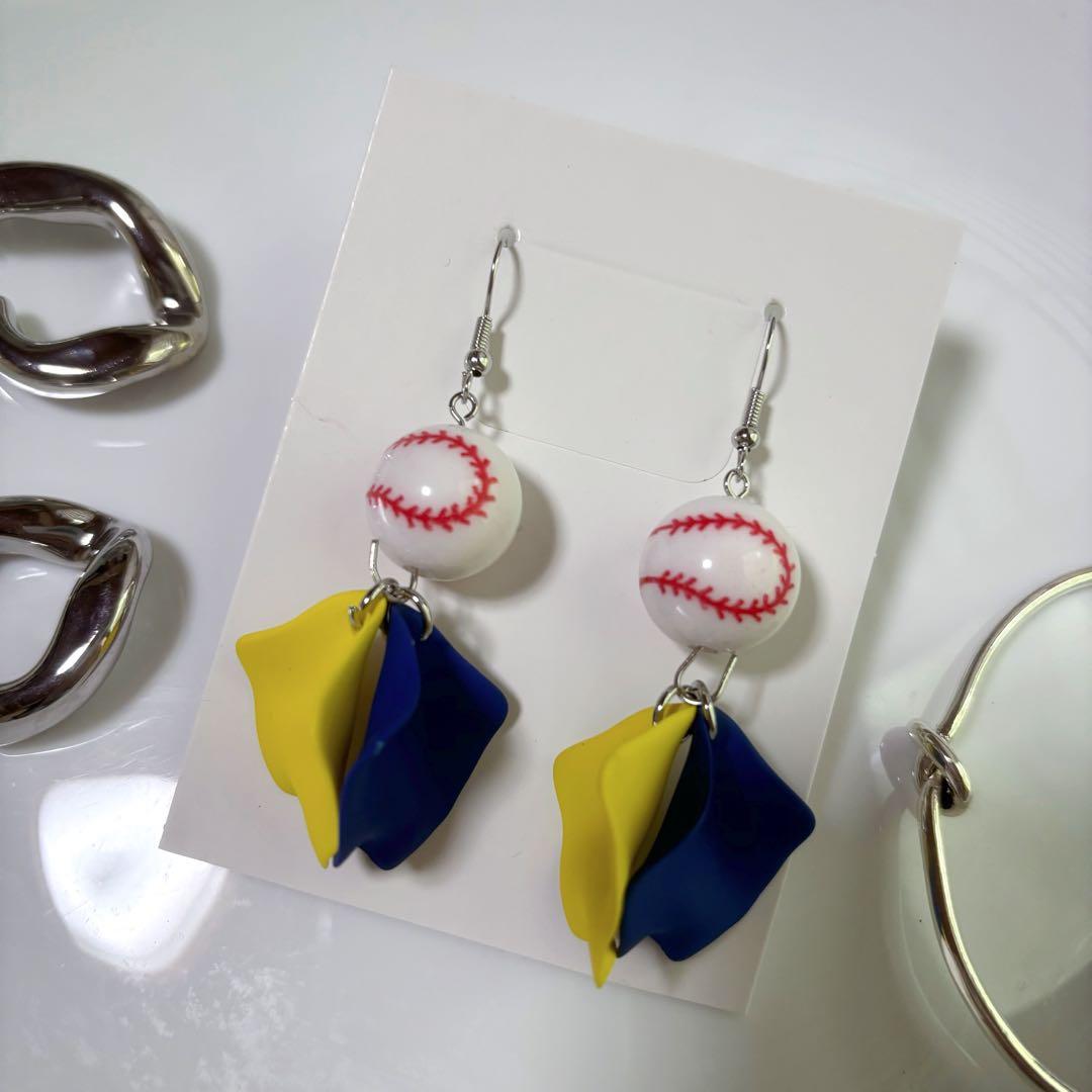 【よるくま】　野球ピアス　11セット