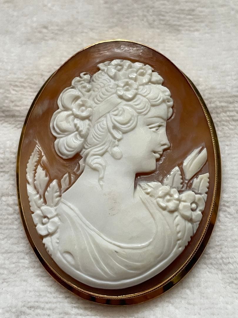 天然シェルカメオ　ブローチ　ペンダントトップ