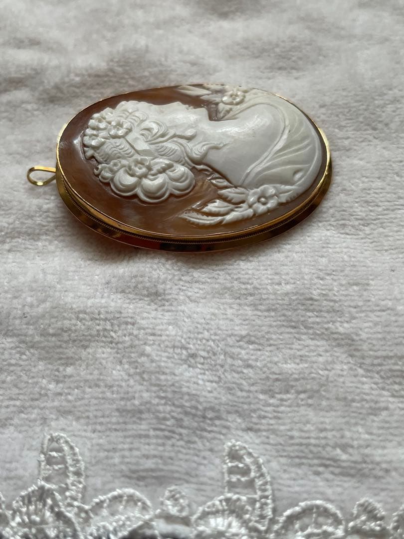 天然シェルカメオ　ブローチ　ペンダントトップ