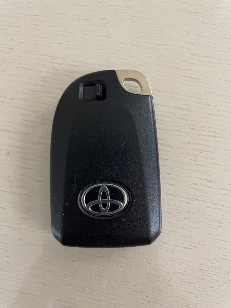 トヨタ 200系ハイエース　純正スマートキー