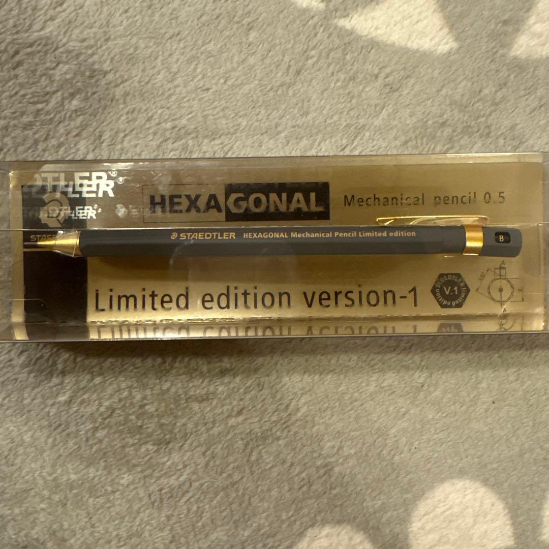 ステッドラーヘキサゴナル限定色バージョン1