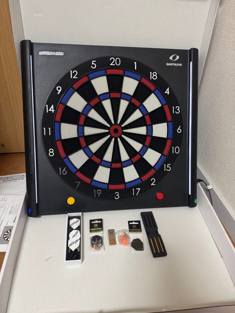 DARTSLIVE-200S 電子ダーツボード　スマートフォン連動ホームダーツ