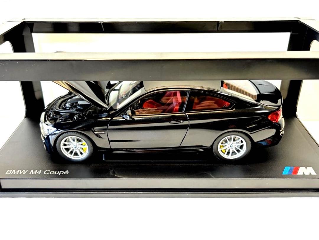 【希少美品】BMW M4 クーペ F82 1/18 特注モデル 黒 ブラック
