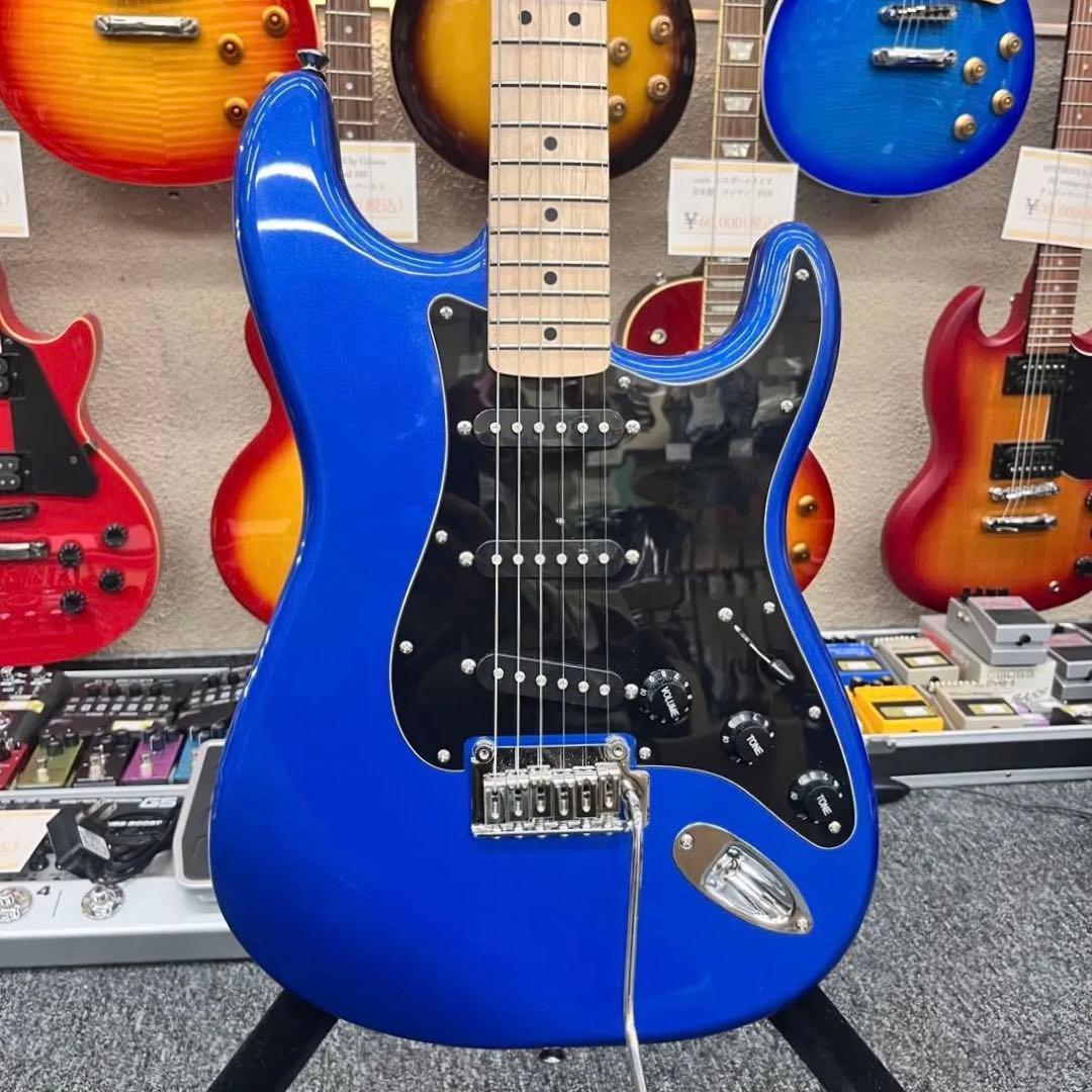 【10122】 Squier by Fender stratcaster ブルー