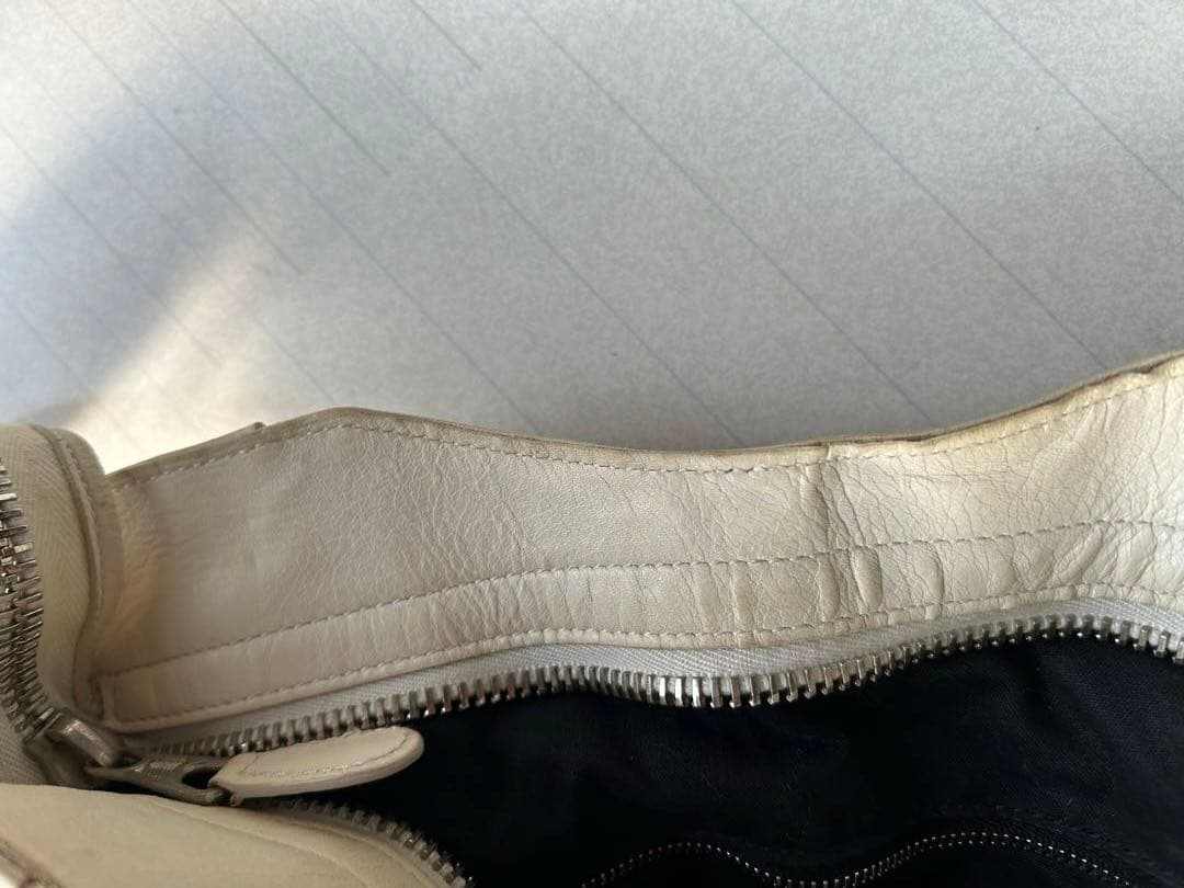 BALENCIAGAバレンシアガホワイトショルダーバッグ