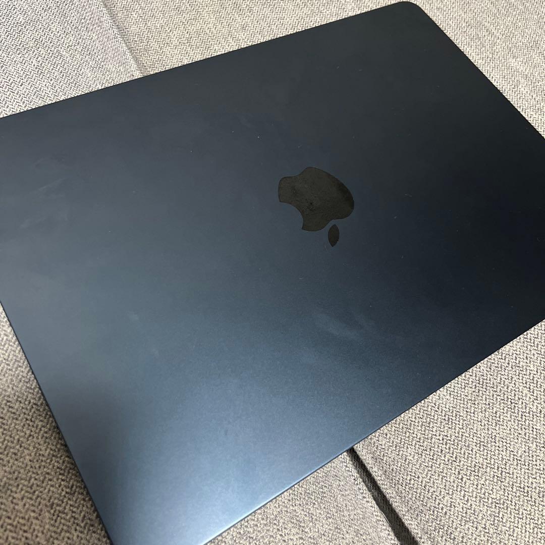 M2チップ搭載13インチMacBook Air - ミッドナイト