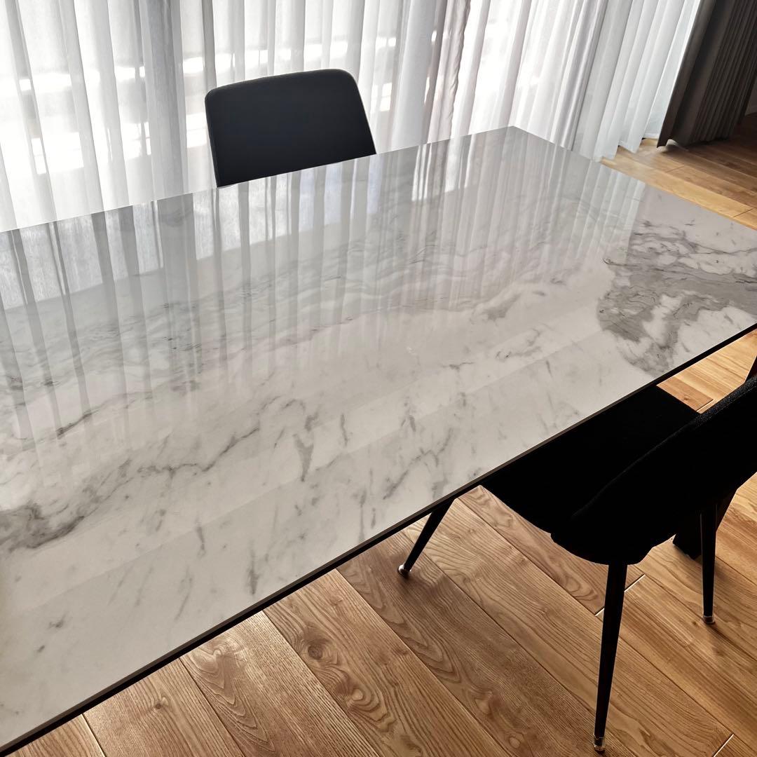 ダイニングテーブル Jordyn