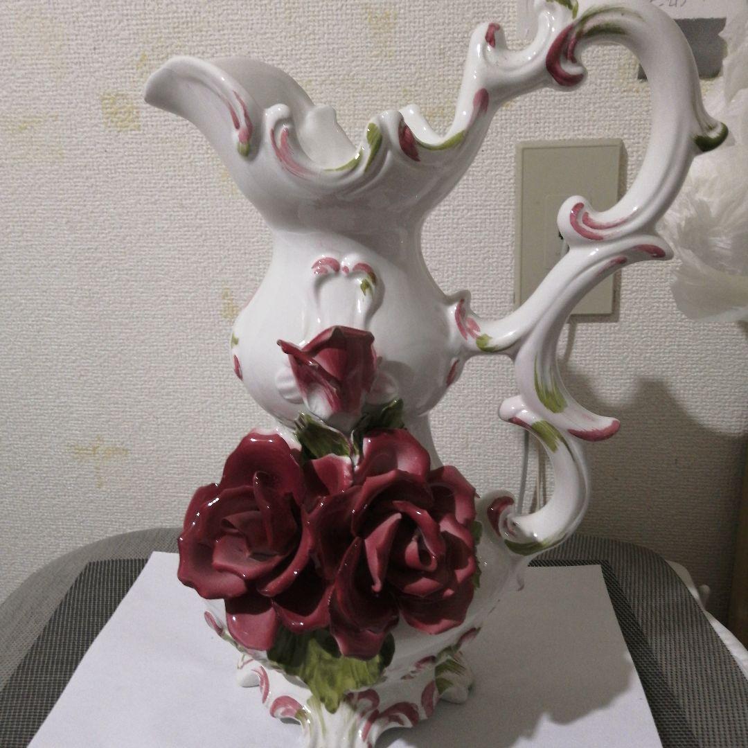 陶器製バラ装飾ピッチャー 高さ約30cmメイドインイタリア