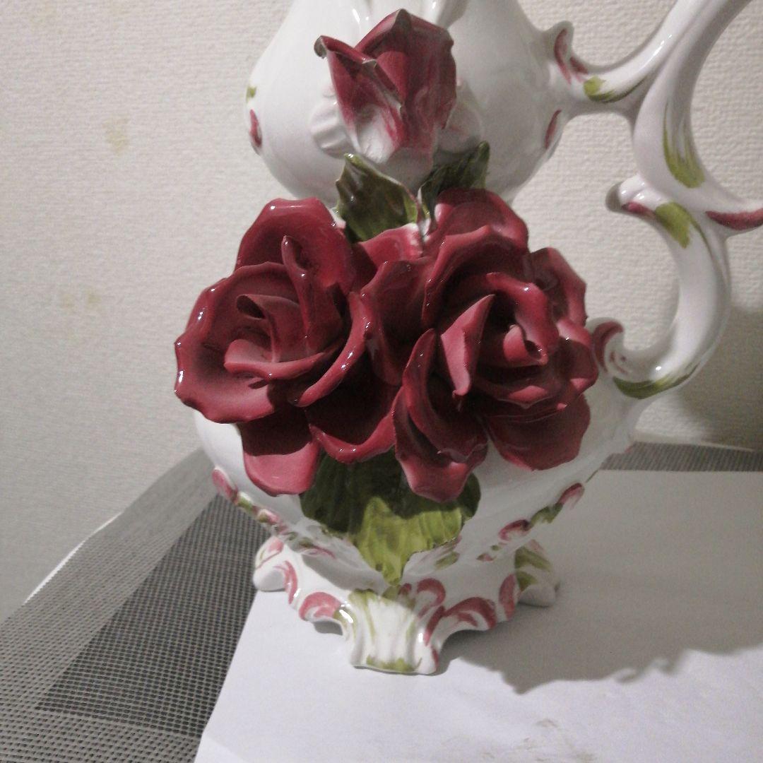 陶器製バラ装飾ピッチャー 高さ約30cmメイドインイタリア