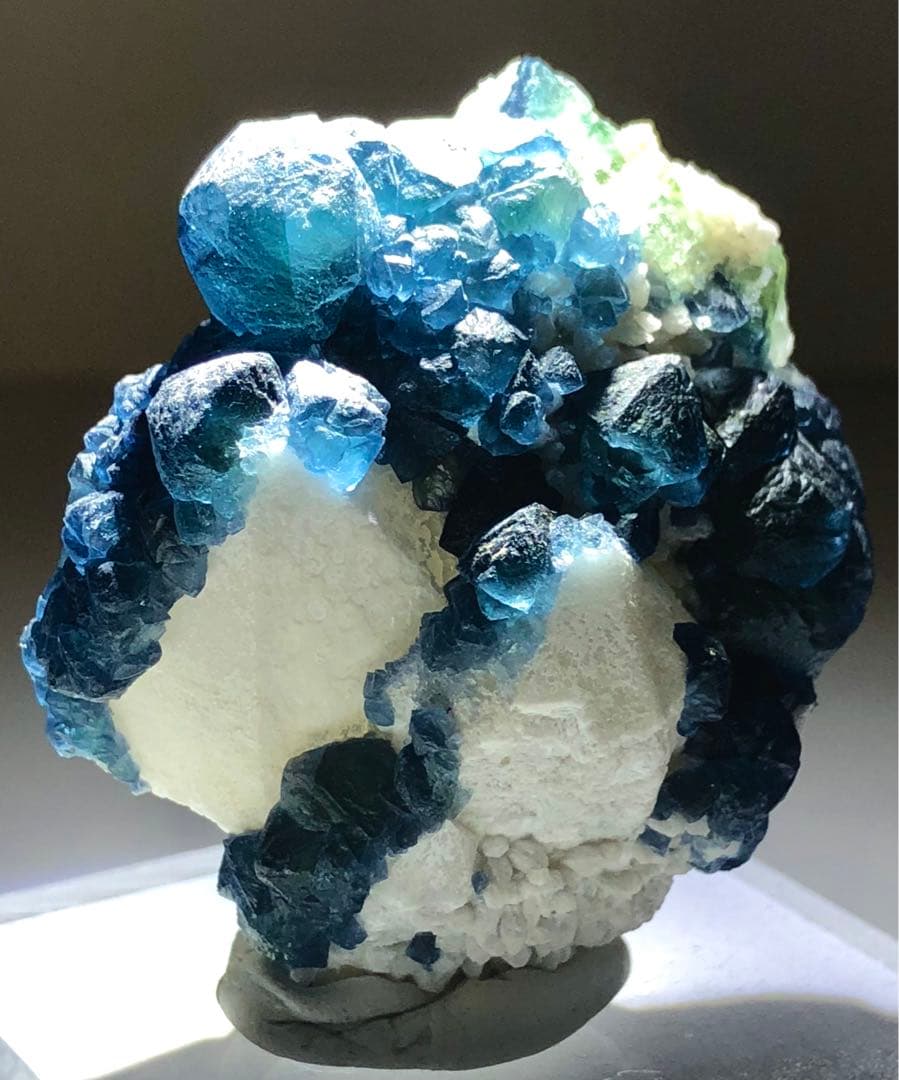 【美透過！】ブルーベリーフローライト　内モンゴル　蛍石