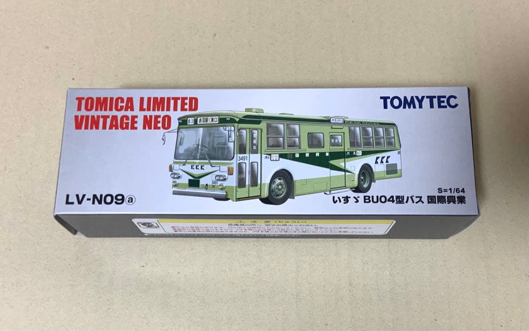 トミカ リミテッド ヴィンテージ ネオ　いすゞ BU04型バス 国際興業 09a