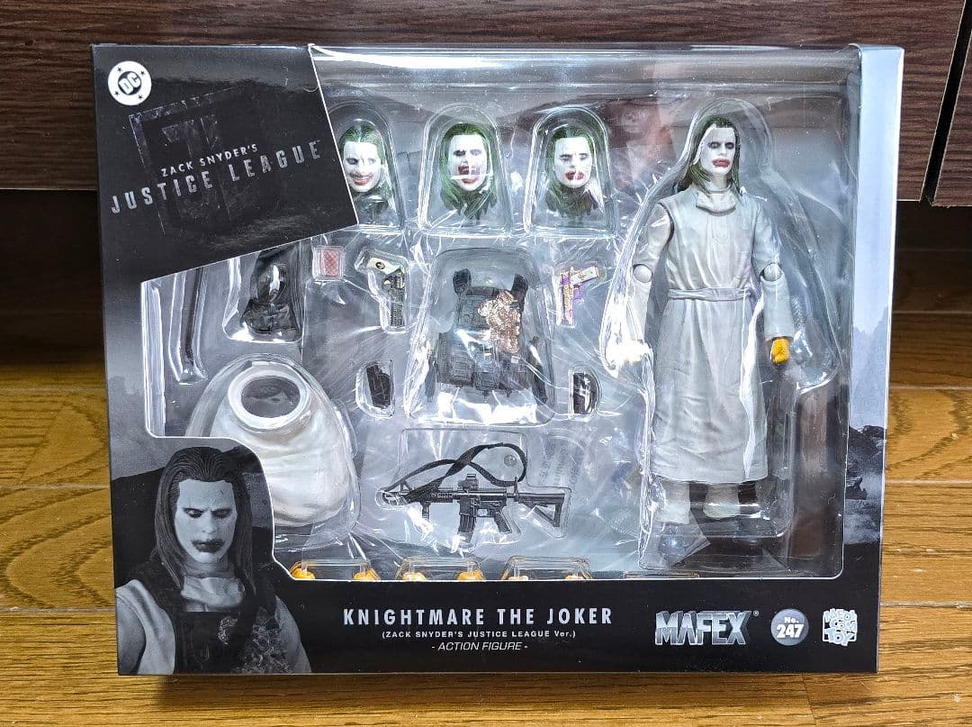 値引不可　MAFEX KNIGHTMARE THE JOKER フィギュア