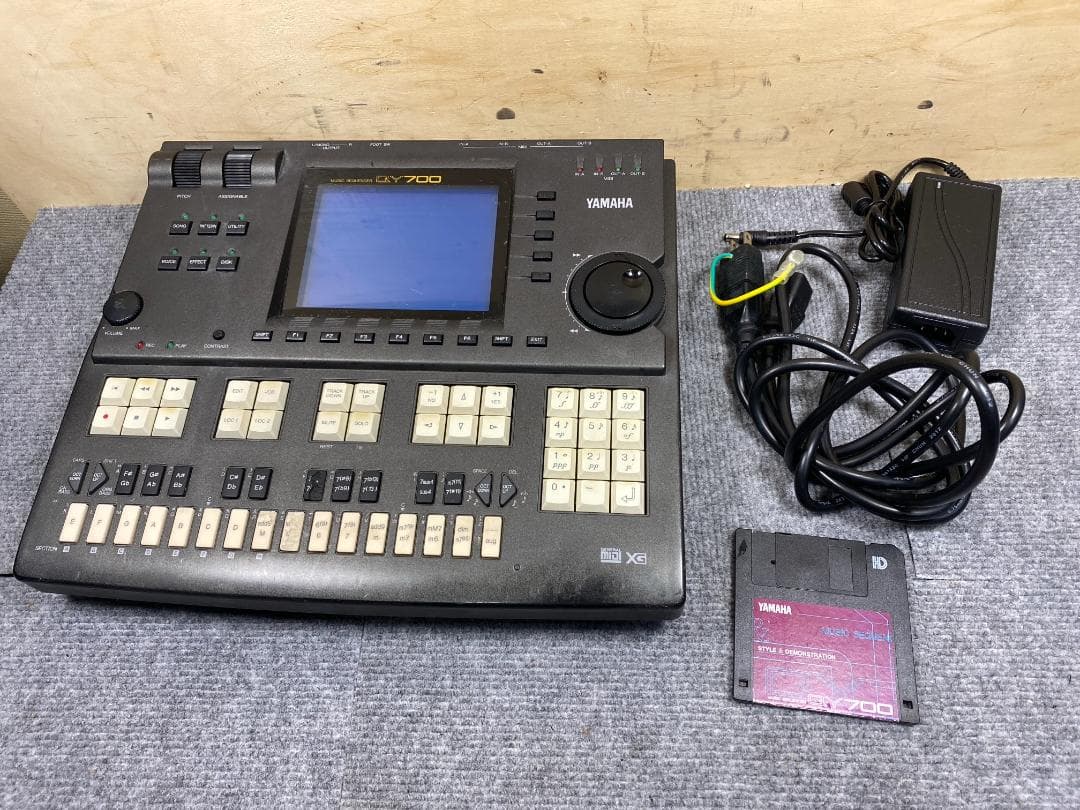 YAMAHA QY700 シーケンサー