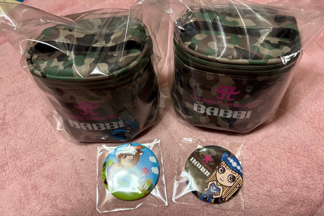 浜崎あゆみ×BABBI コラボポーチ　缶バッチ2個