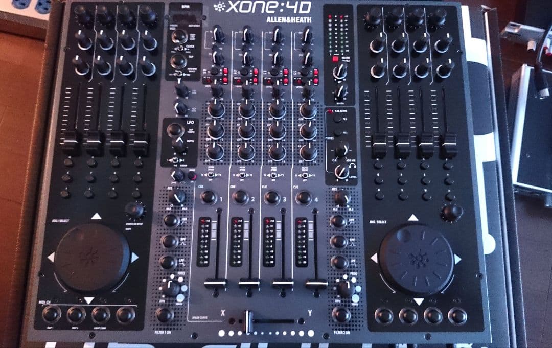 Allen & Heath Xone:4D【新品未使用】DJミキサー midi