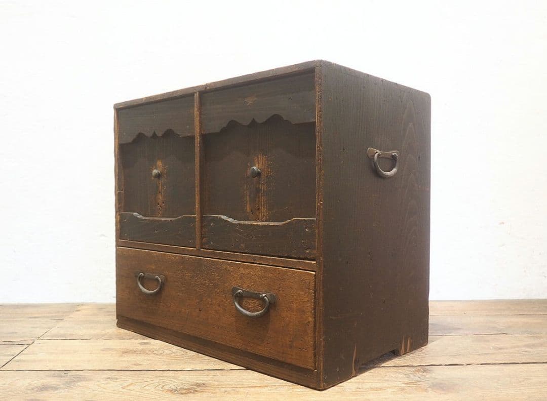 1376 ケンドン扉 レトロな杉の収納棚　ケース　古家具　古道具　アンティーク