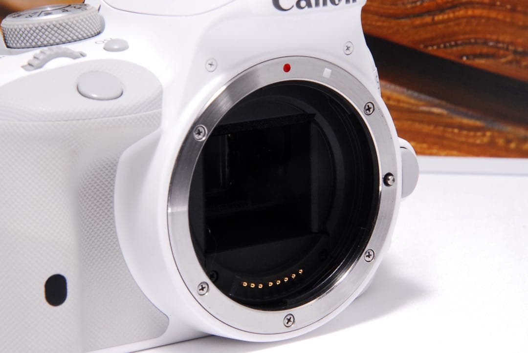 【ショット数700回】Canon EOS kiss X7 ホワイト スマホ転