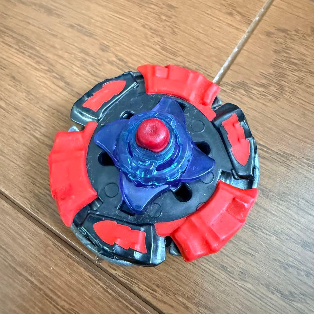 a*3様 メタルファイトベイブレードセット まとめ売り 獣エンブレム付き　第二世