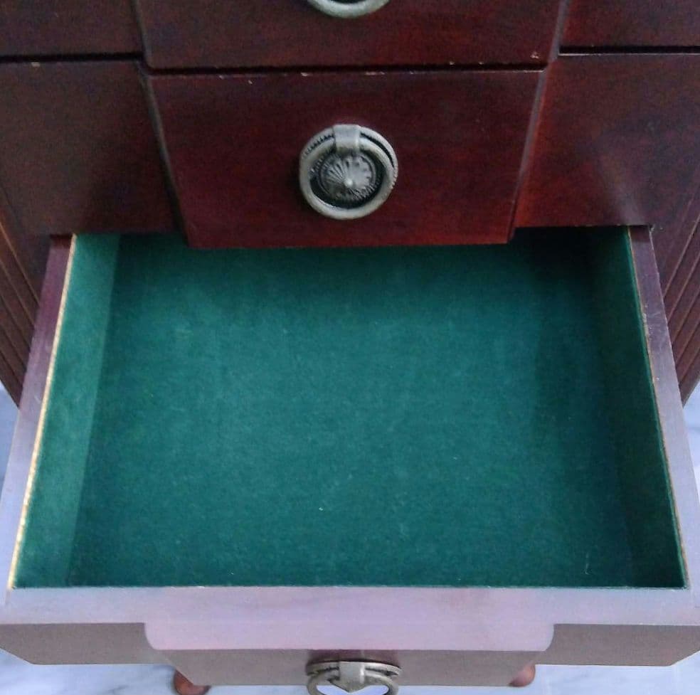 アンティーク家具　ジュエリーキャビネット