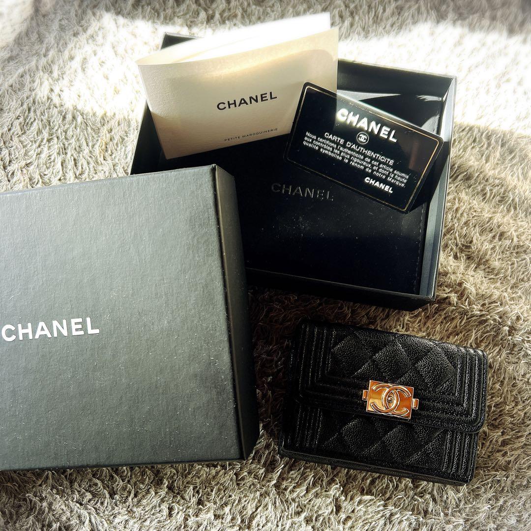 洋梨ちゃん✩美品⋆꙳CHANELキャビアスキン三つ折り財布