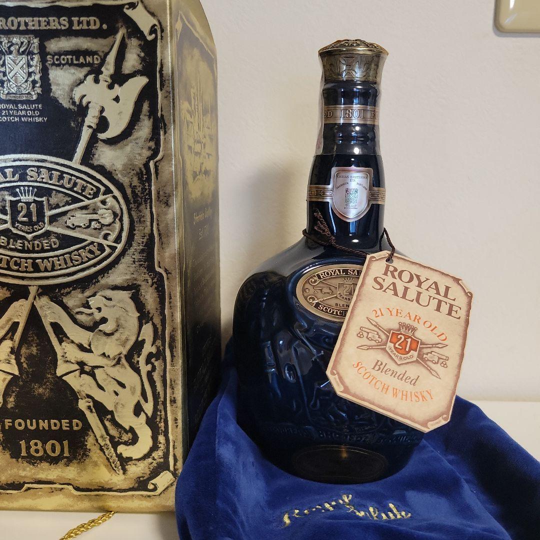 シーバスリーガル ロイヤルサルート　21年 青 陶器ボトル