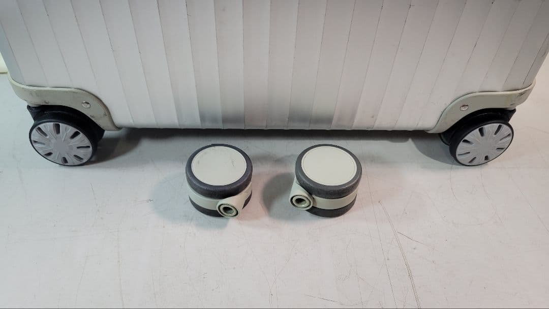 RIMOWA(リモワ) キャリーバッグ トパーズ 932.77 シルバー /4輪