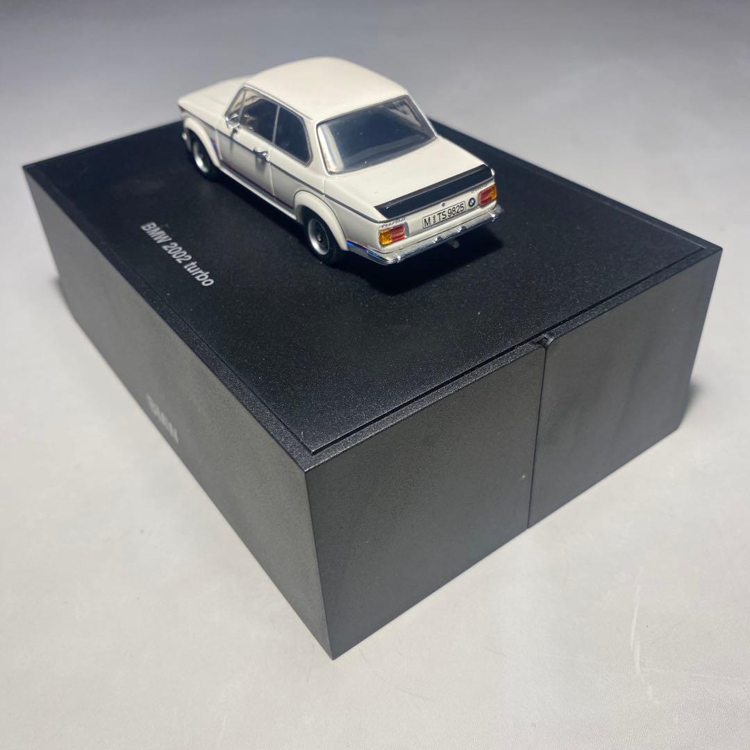 BMW 2002 turbo ミニカー BMWディーラー純正品　ホワイト