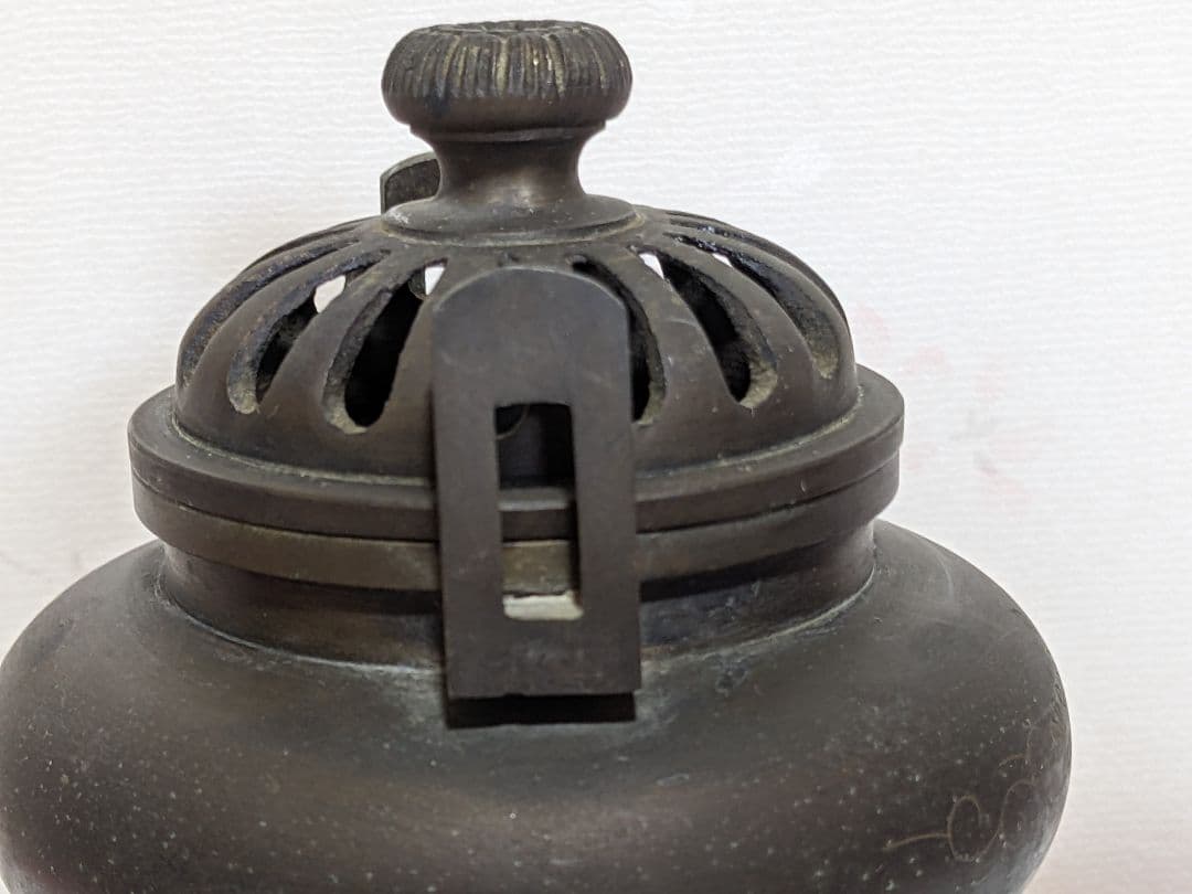 ♦高岡銅器 透し火屋蓋 袴形 三足香炉 銅器 唐金 香道具 置物 飾り 骨董品