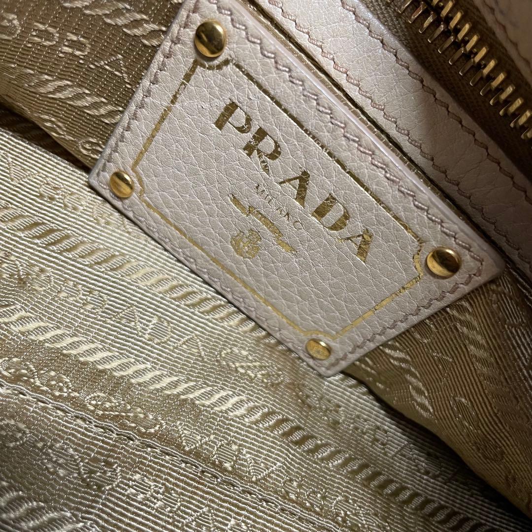ア*オ様 PRADA ベージュ レザー ハンドバッグ