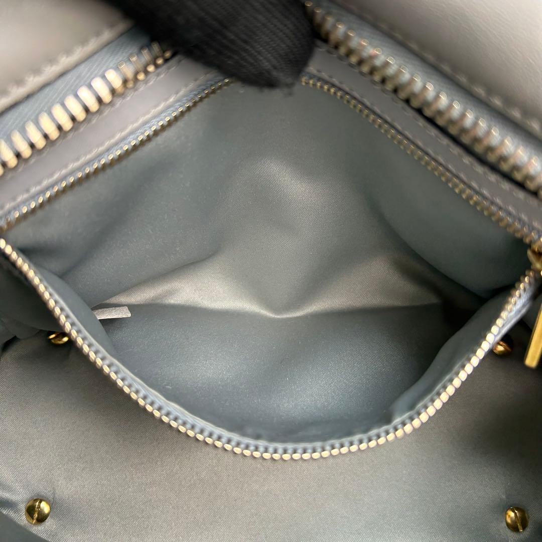 TOD'S　トッズ　ミニショルダーバッグ　2way　レザー　グレー　Dキューブ