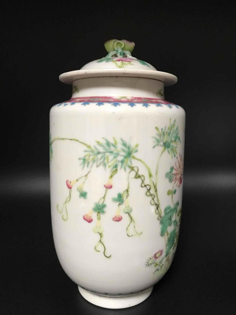 民国時代　洪憲年製　粉彩吉祥花桃紋花瓶　桃取手蓋付き（E-５）