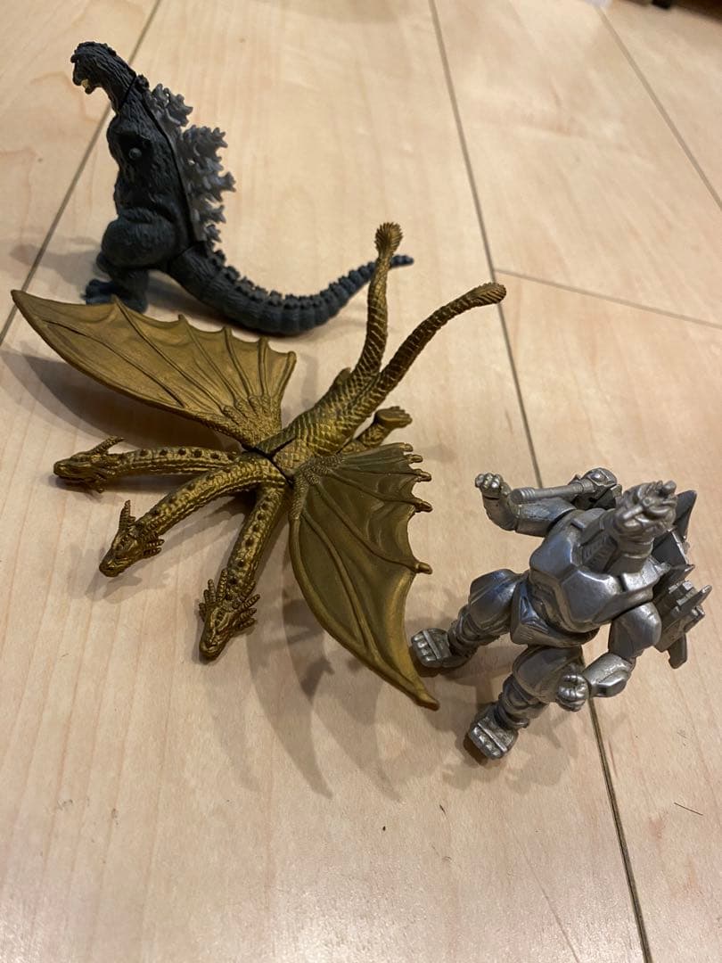 ゴジラフィギュアセット（キングギドラ含む）
